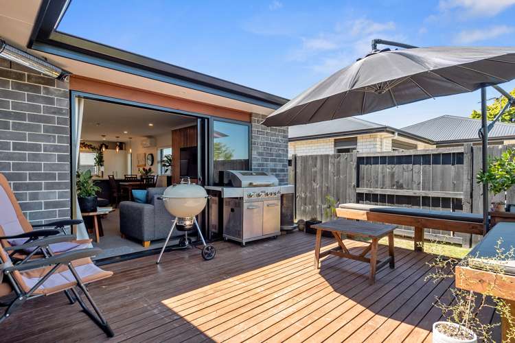 15/11 Errol Close Burbush_11