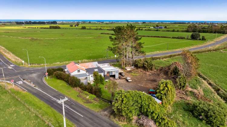 2124 Eltham Road Awatuna_21