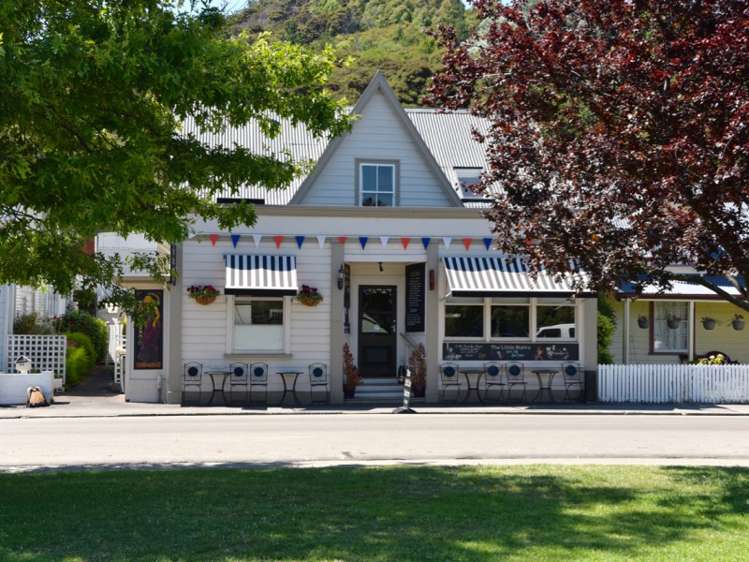 33 Rue Lavaud Akaroa_4