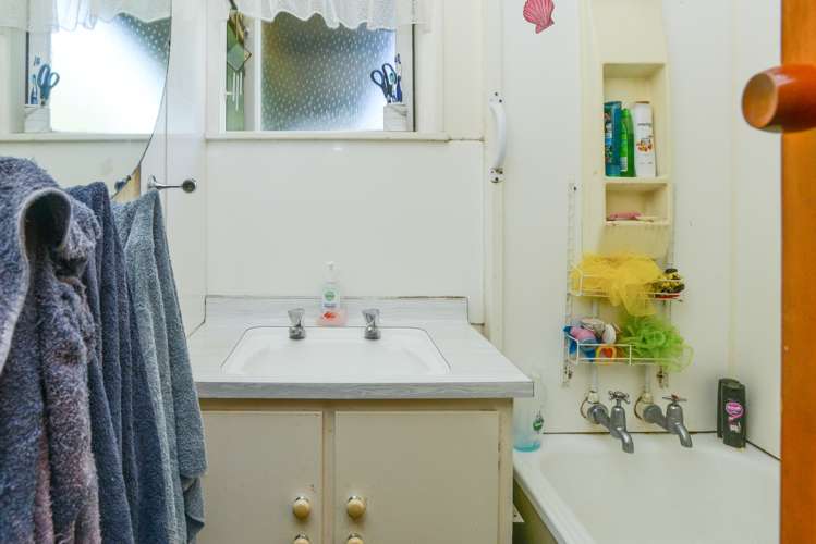 321 Tui Place Camberley_9