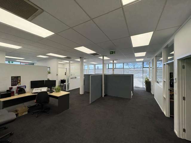 Unit A, 141 Cameron Road City Centre_4