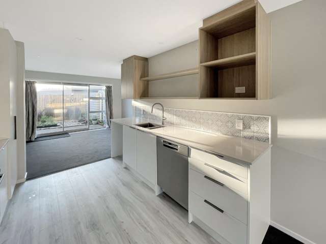 5/6 Peel Place Wainuiomata_1