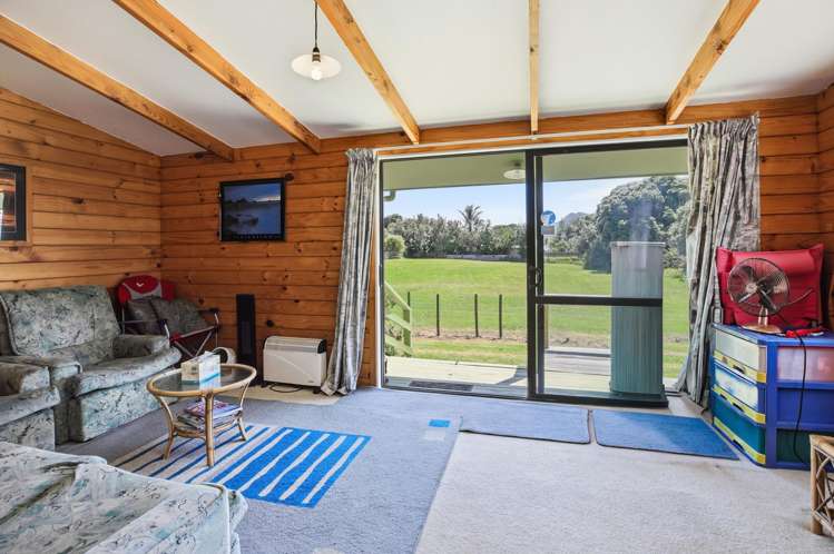 14 Rauparaha Street Marokopa_4