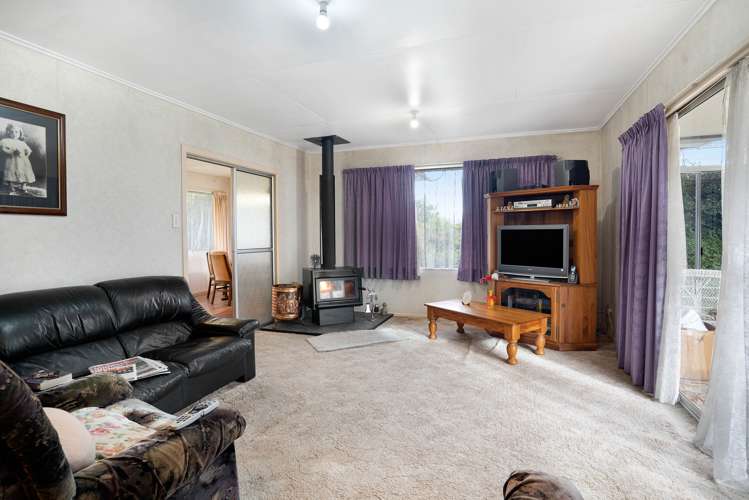 9 William Benton Street Featherston_5