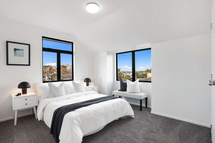 4/8 Tuscany Way Te Atatu Peninsula_9