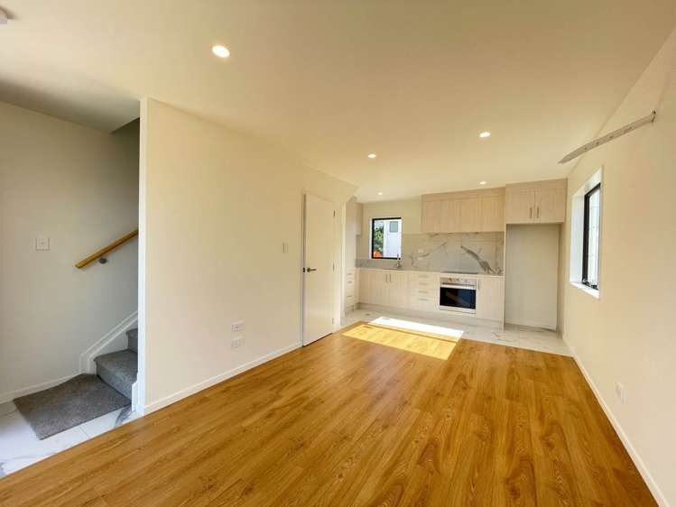 1/28 Netherlands Avenue Kelston_0