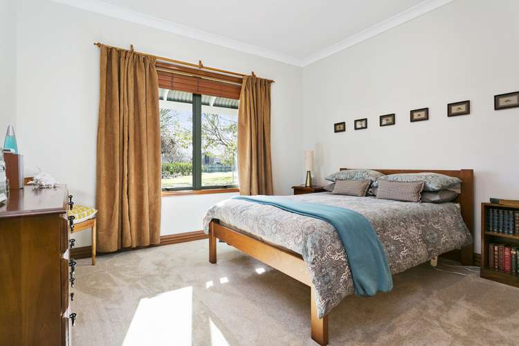 19 Cowley Drive Leamington_9