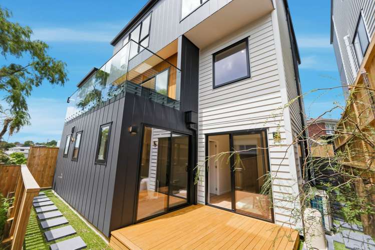 7B Cruickshank Crescent Meadowbank_22