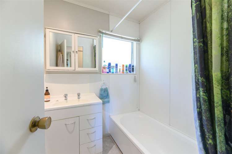 1/41 Yeovil Road Te Atatu Peninsula_9