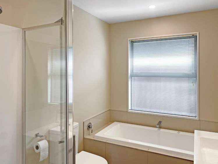 22 Helmore Street 11353_10