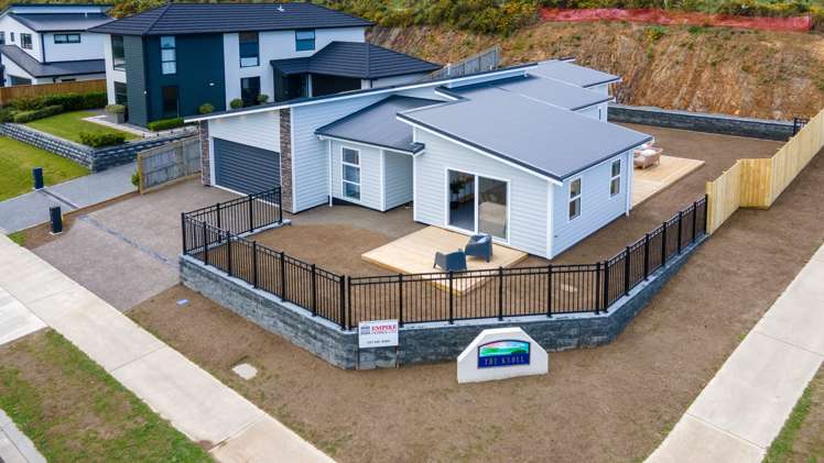 83 Queen Charlotte Drive Aotea_13