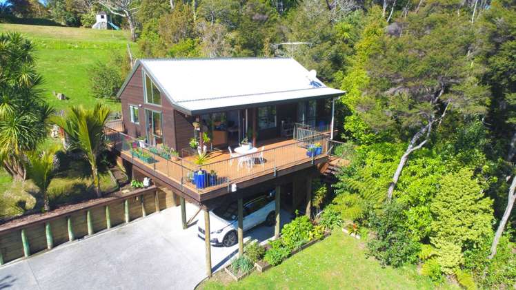 10 Aydon Road Titirangi_17