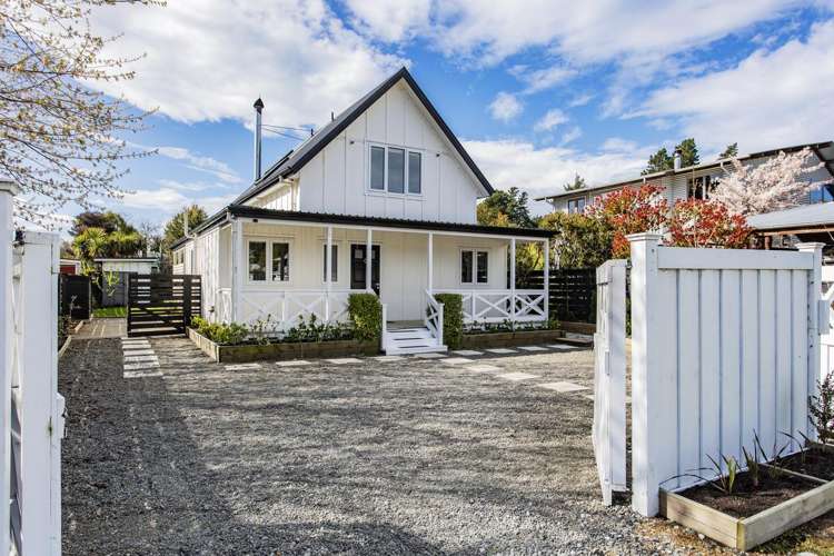 12 Broadway Avenue_0