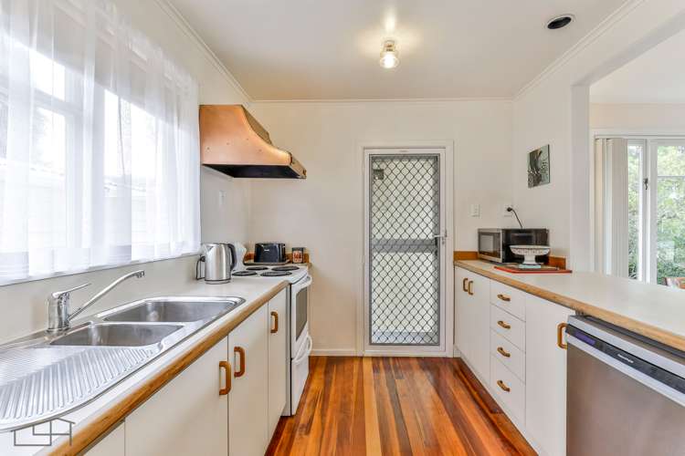 1/171 Atkinson Road Titirangi_5