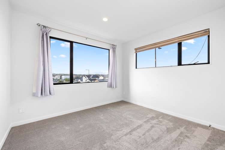 2 Lords Way Silverdale_11