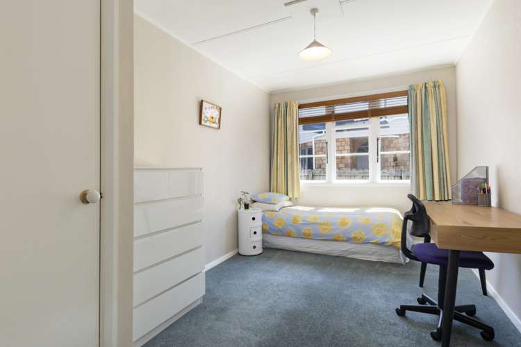 18 Rewi Road Royal Oak_12