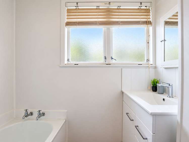 64 & 64A Aurora Terrace Hillcrest_6