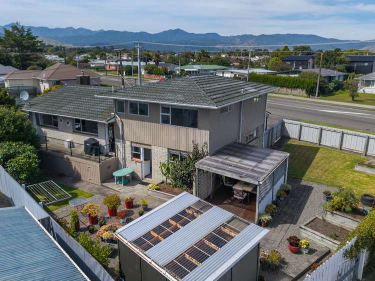 635 Queen Street East Levin_24