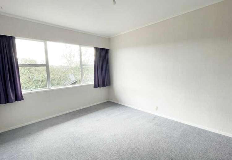 26 Paisley Street Mellons Bay_13