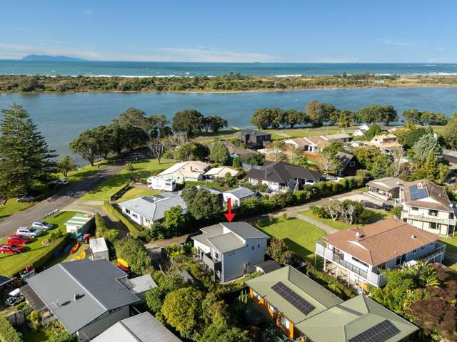 Modern Living by the Water's Edge