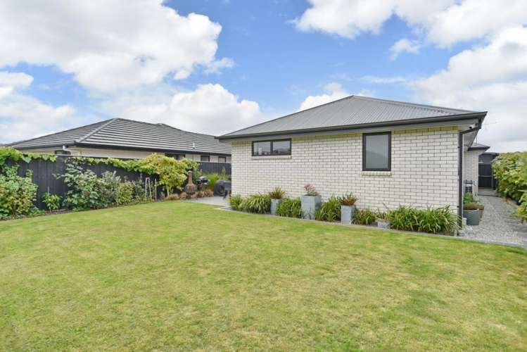 8 Jasmine Street Woodend_23