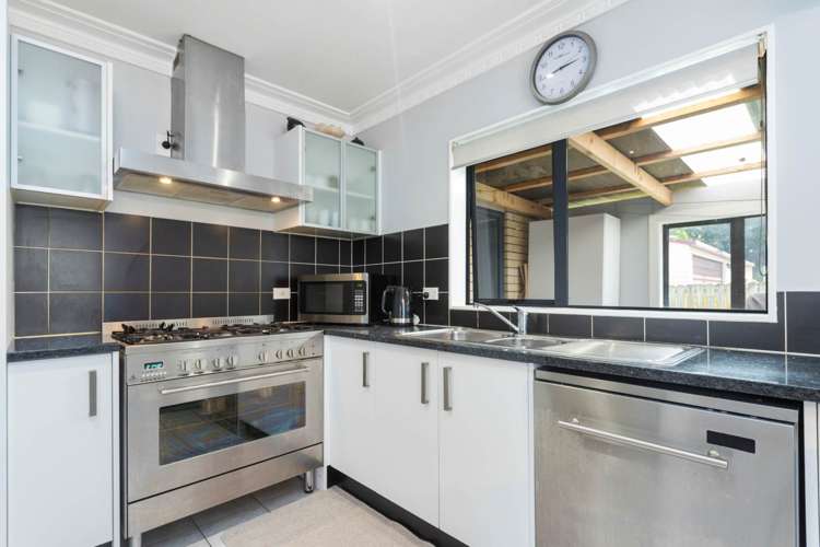 114a Archibald Road Kelston_5