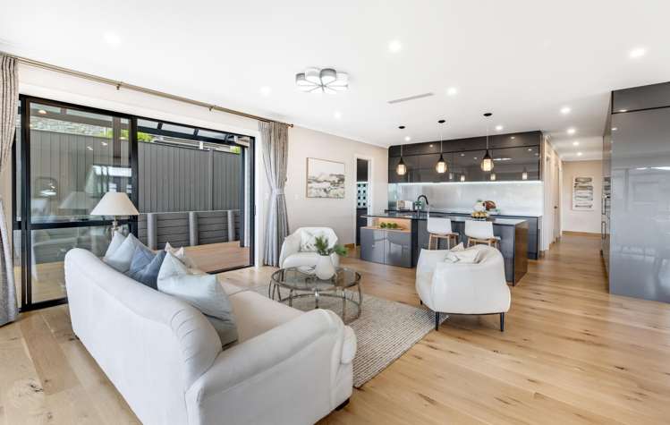 45 Armstrong Farm Drive East Tamaki Heights_14