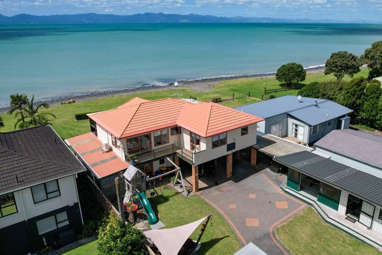 1692 East Coast Road Whakatiwai_1
