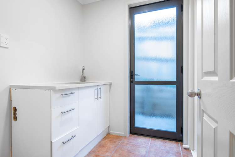 27 William Gamble Drive Greenhithe_19