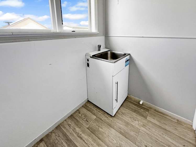 4 Devon Crescent 10985_8