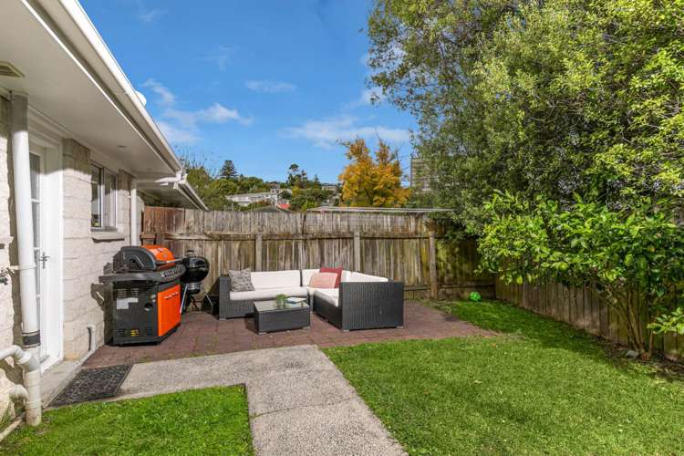 1/10 Mannering Place Hillcrest_10