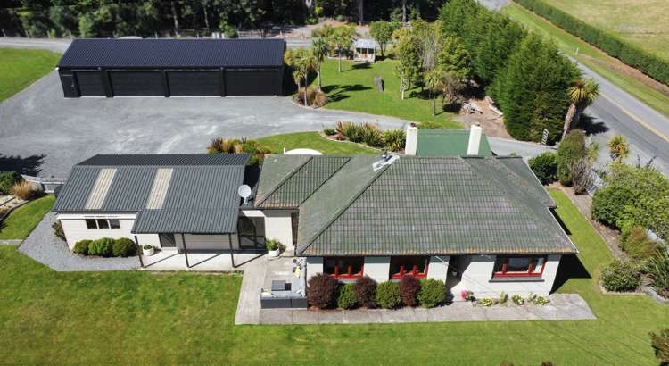 99 Black Road Otatara_31