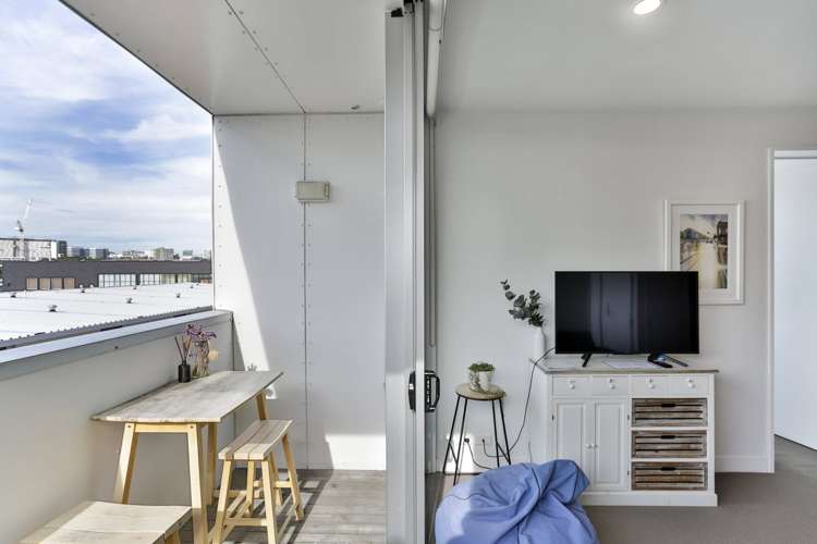 304/22 Fisher-Point Drive Auckland Central_5