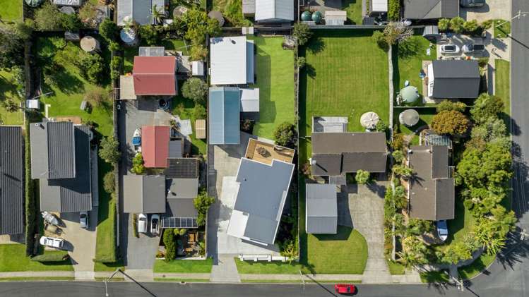 77 Karaka Road Beachlands_24