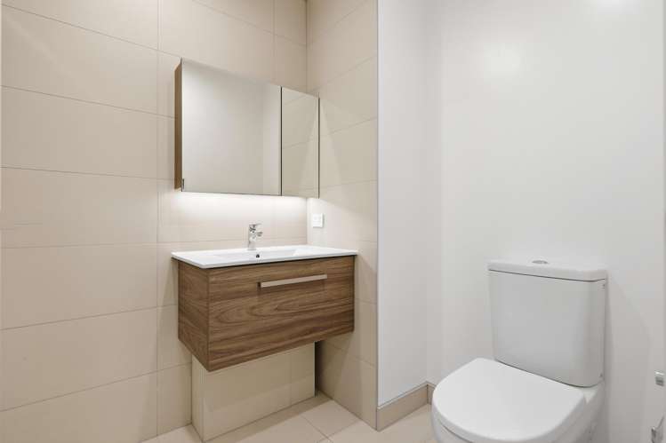 904/8 Waikumete Road Glen Eden_47