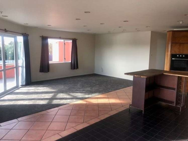 88 Commercial Road Helensville_9