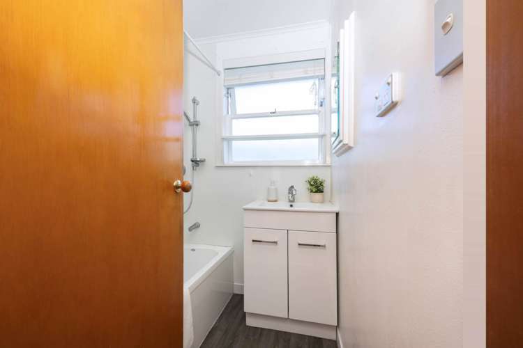 4/13 Kings Road Panmure_10