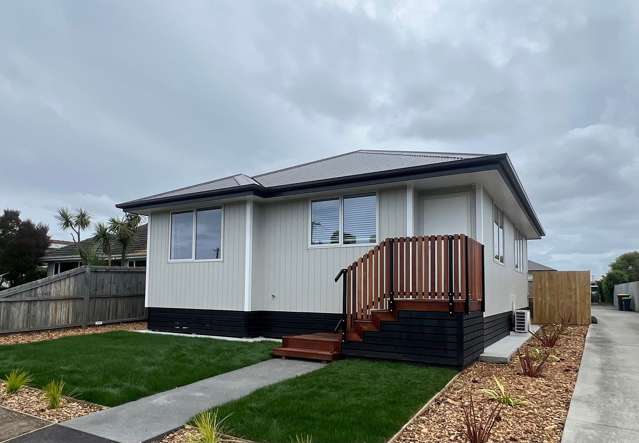Brand New 3 Bedroom, 2 Bathroom home w/ sleepout