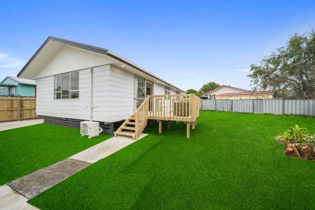 ACT FAST – FULLY REFURBISHED & READY TO MOVE IN!