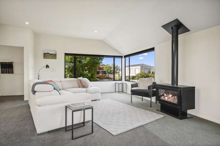 2/7 Ngamotu Road 11201_6