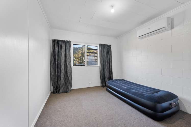 Units 1-3/91 Waikawa Road Picton_10