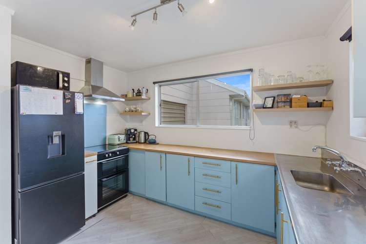 2/290b Main Highway Otaki_9