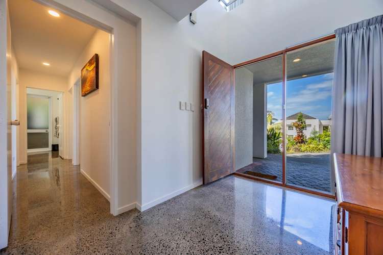 2/36 King Richard Place Browns Bay_16