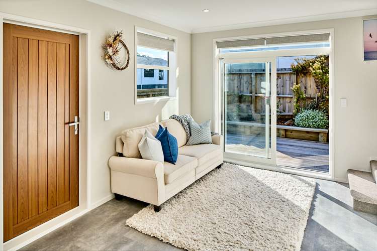 28b Mana Esplanade Paremata_6