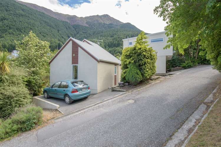 8 Mackinnon Terrace Fernhill/Sunshine Bay_25