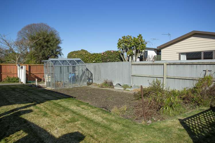 98 Pages Road Allenton_22