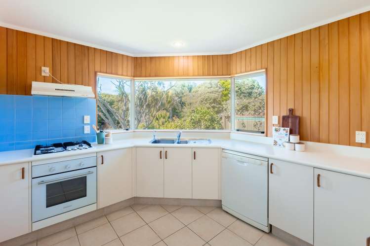 56A The Drive Paraparaumu Beach_10