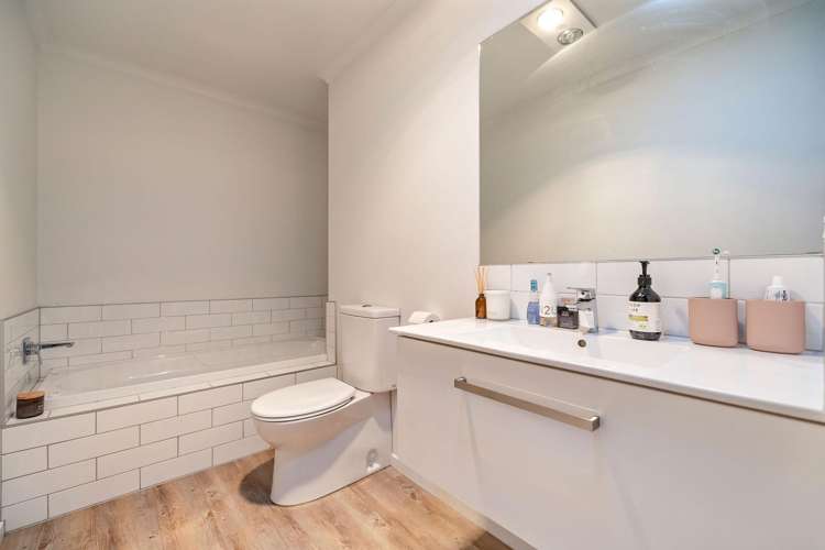 39 Walton Way Lower Shotover_10