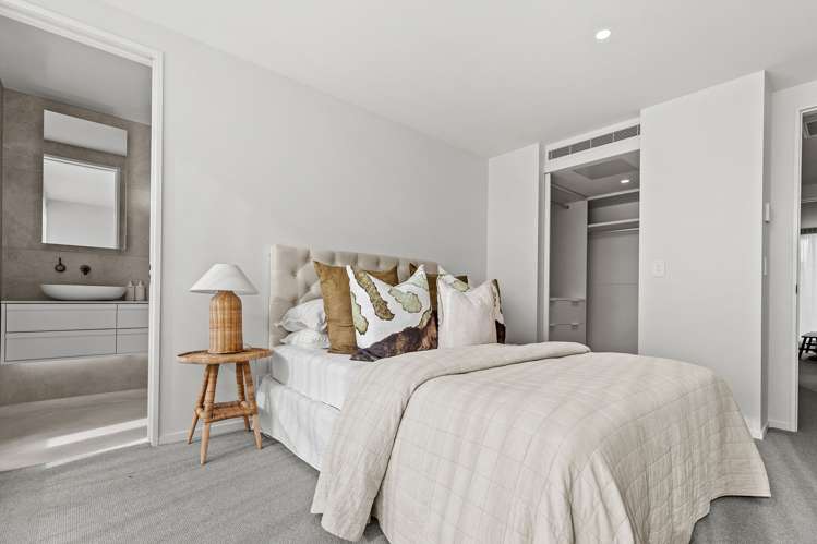2/22 Clissold Street Merivale_15