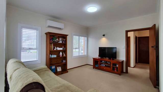 52 Old Lake Road Narrow Neck_4